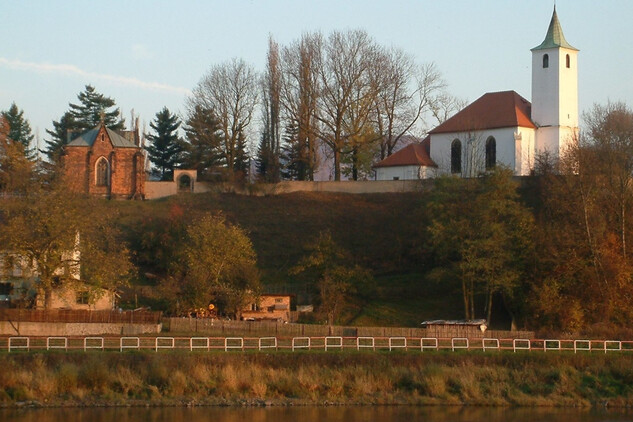 Chotkovská hrobka ve Valtířově ve Velké Březně