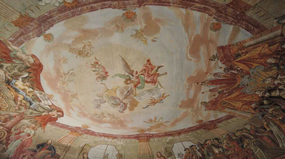 Velký sál v 1. patře zámku, iluzivní nástropní malba po restaurování