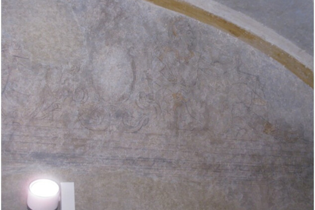 Výmalba stěny v ploše lunety, stav po restaurování