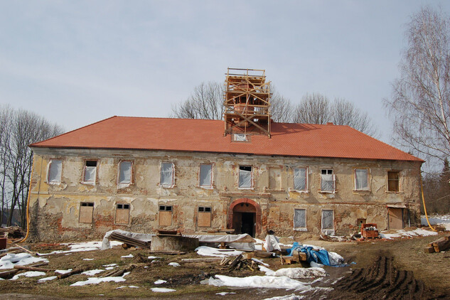 Zámek Třebešice, postup opravy v roce 2015