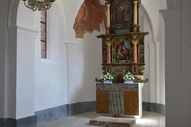 Oltář sv. Anny v kostele sv. Anny ve Smrčku