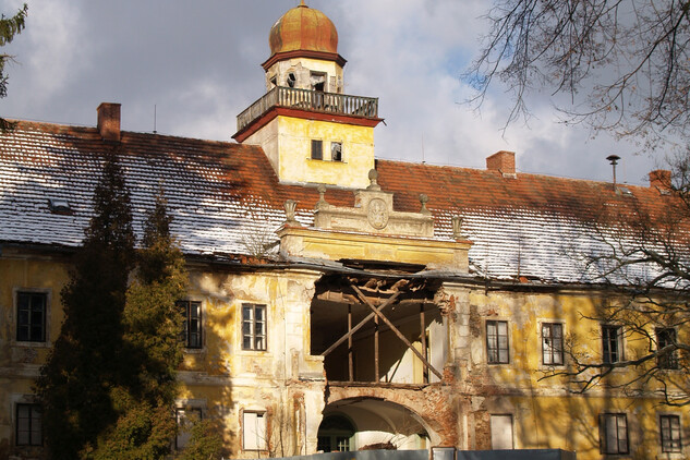 Zámek ve Štědré, portikus před obnovou