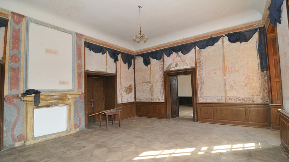 Velký sál před restaurováním