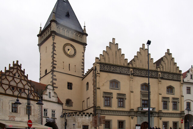 Pohled na radnici před restaurováním