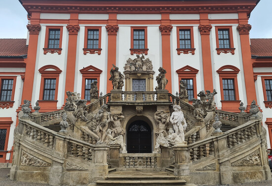 Trojský zámek - schodiště po restaurování