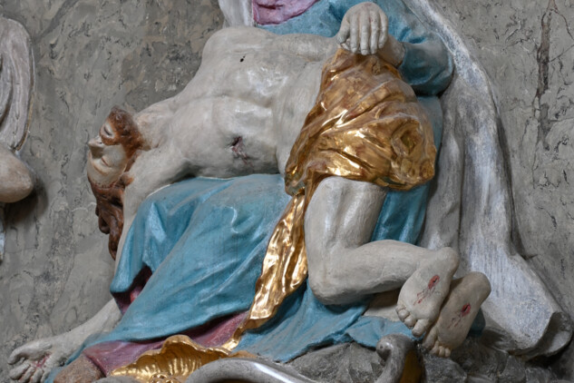 Kostelec n. H., kostel sv. Jakuba Staršího, boční oltář Bolestné Panny Marie, detail s P. Marií, po restaurování