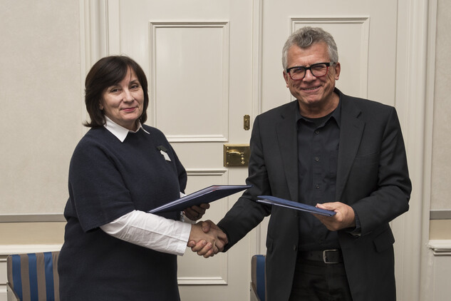 Generální ředitelka NPÚ Naďa Goryczková a předseda ČKA Jan Kasl podepsali Memorandum o spolupráci při přípravě a průběhu architektonických soutěží