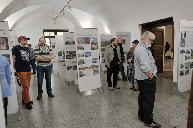 Vernisáž výstavy 30 let památkové péče po pádu železné opony ve výstavní síni českobudějovické radnice, 25. října 2022