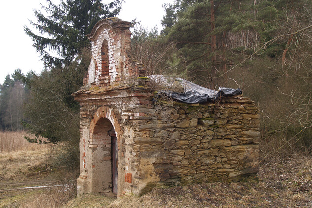 Poutní kaple Panny Marie v Lachovicích na Toužimsku, havarijní stav v roce 2015. | © NPÚ, ÚOP v Lokti, Petr Oškera 2015