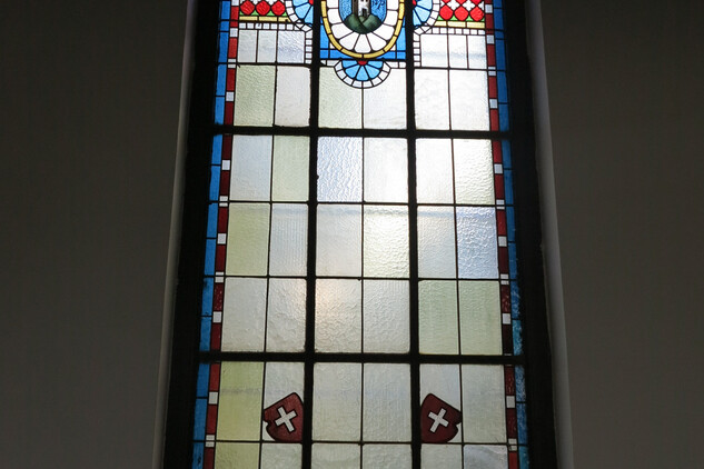 Evangelický kostel s farou, Kraslice, vitrážové okno věnované faráři Zimmerlimu | © Fotosbírka NPÚ, ÚOP v Lokti