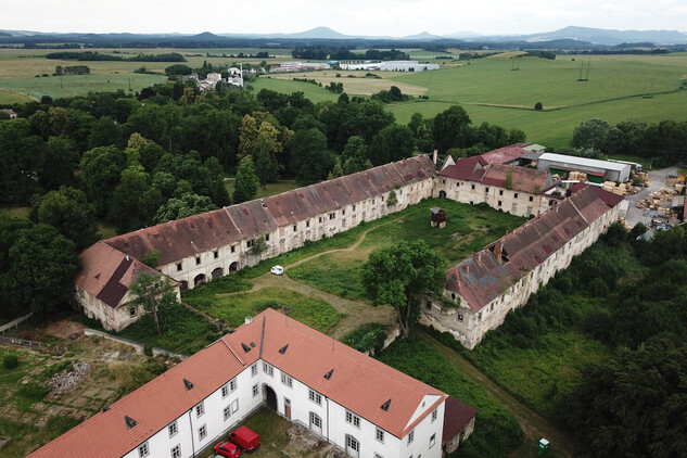 Zákupy, hospodářský dvůr