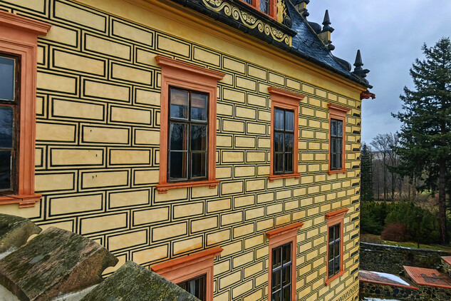 Hrad a zámek Frýdlant, obnova sgrafit