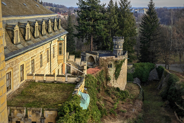 Hrad a zámek Frýdlant, obnova sgrafit