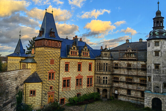 Hrad a zámek Frýdlant, obnova sgrafit