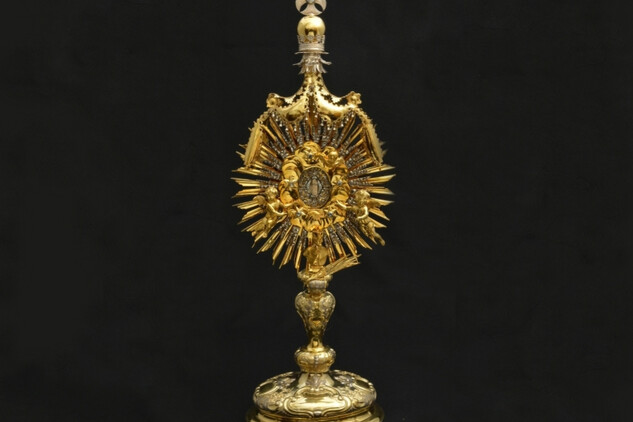 Monstrancový relikviář s ostatkem sv. Jana Nepomuckého, 2. pol. 19. stol., SZ Hluboká