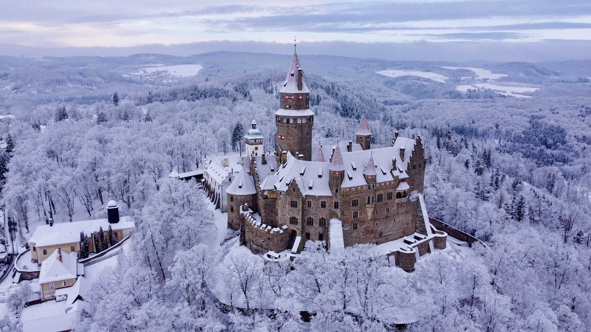 Silvestr na hradě Bouzov