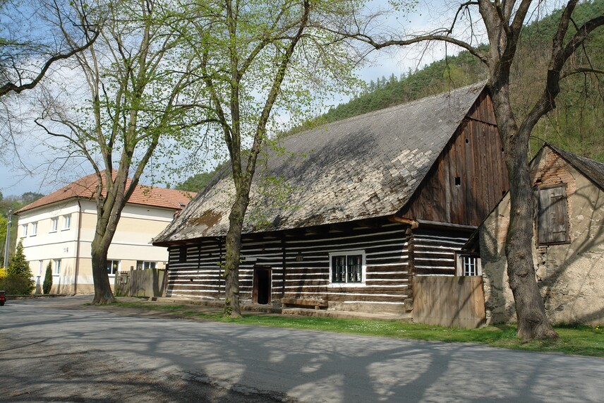 Hamousův statek ve Zbečně Hamousův statek ve Zbečně