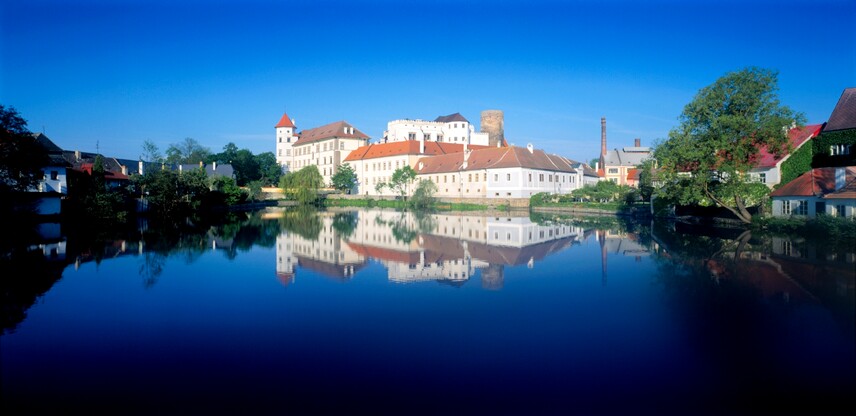 Zámek Jindřichův Hradec, pohled přes Vajgar Zámek Jindřichův Hradec, pohled přes Vajgar
