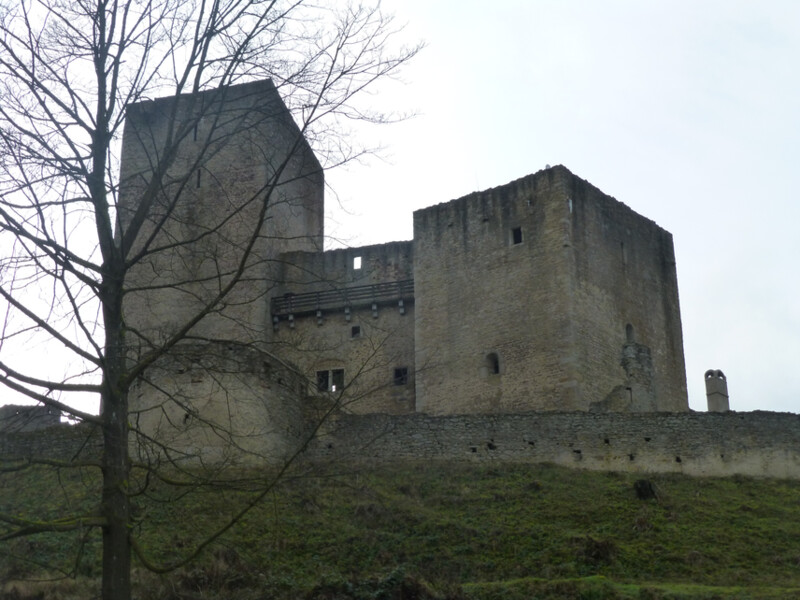 hrad od silnice