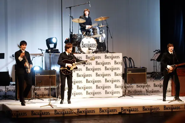 V Manětíně zahrají The Backwards – The Beatles revival band - Národní ...