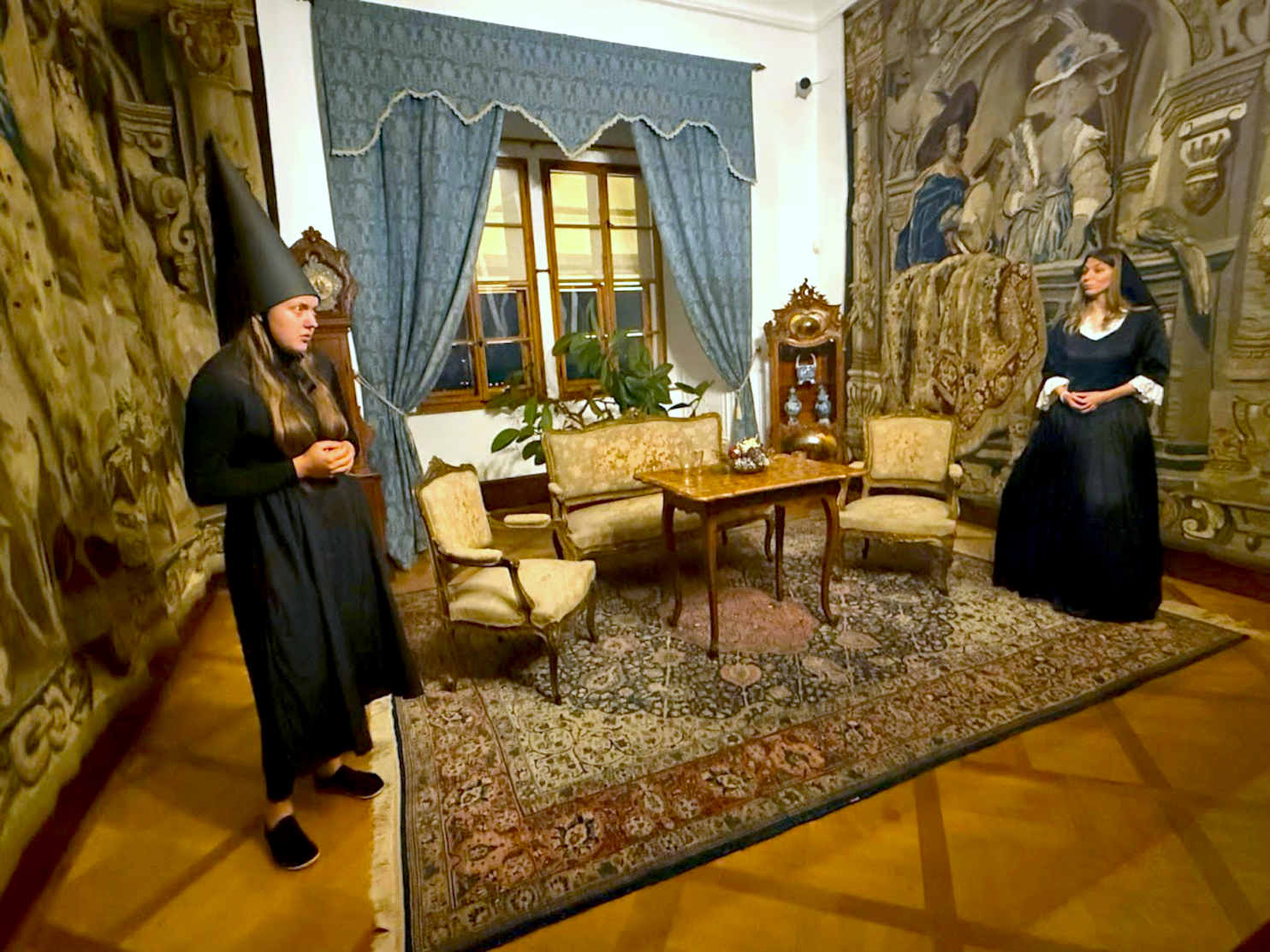 Strašidelné prohlídky s černou paní (hrané večerní prohlídky na náchodském zámku)