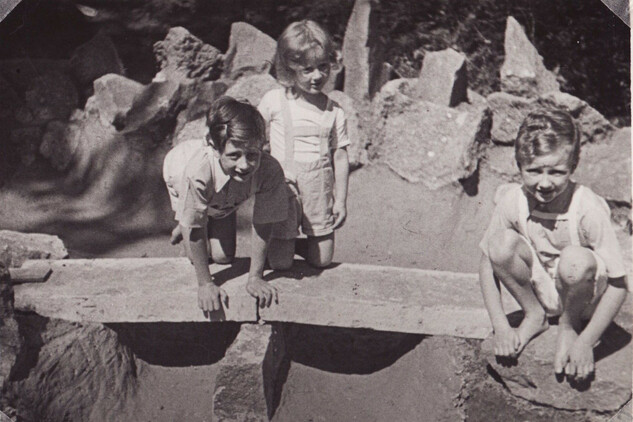 Obr. 14, Kamenná zahrada, Slatiňany 1944