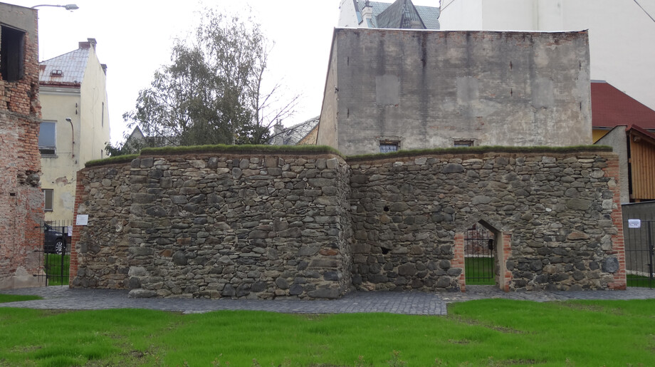 Torzo městských hradeb ve Frýdlantě po konzervaci