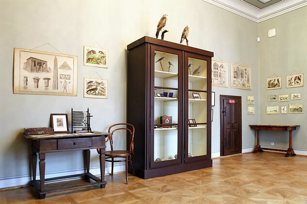 Učebna; předmět ze sbírek Vlastivědného muzea v Olomouci
