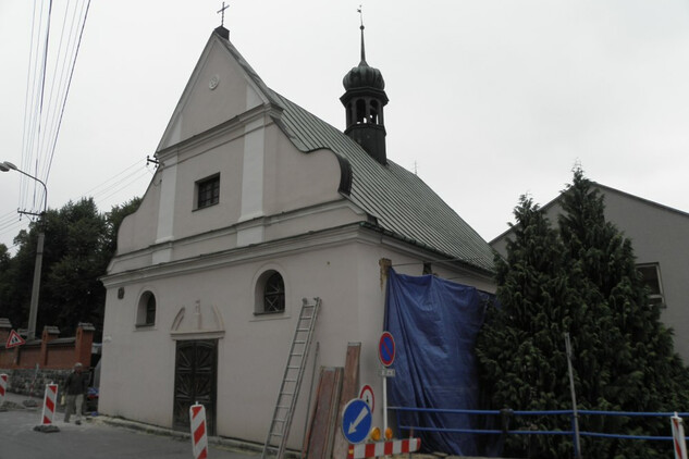 Počátek obnovy exteriéru kaple
