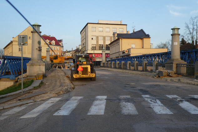 Tyršův most v Jaroměři na počátku obnovy