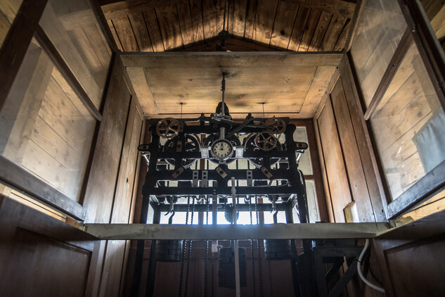 Interiér vodárenské věže na Letné po obnově, podkroví se znovuzprovozněným hodinovým  strojem | © Michal Šula, MAFRA