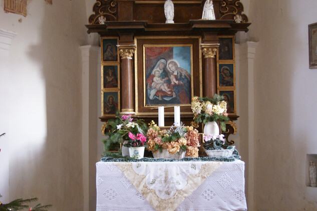 Oltář sv. Anny v kostele sv. Anny ve Smrčku před restaurováním