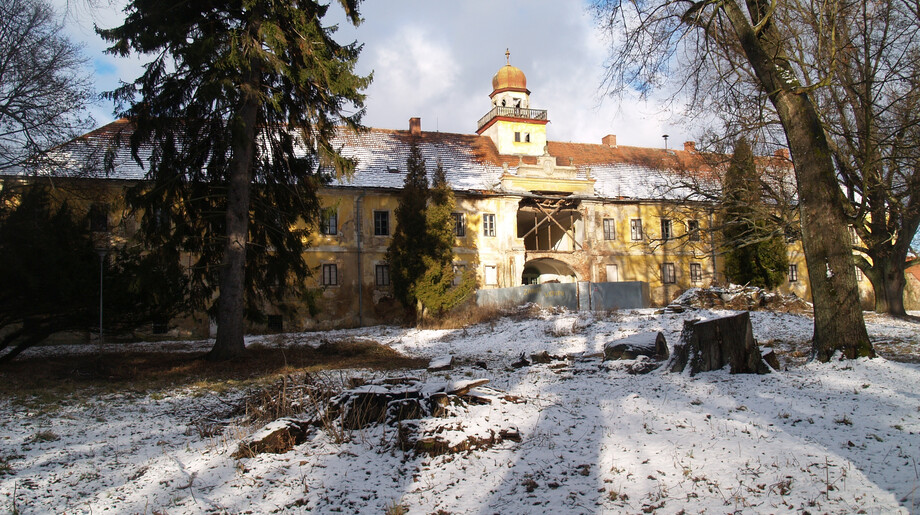 Zámek ve Štědré před obnovou