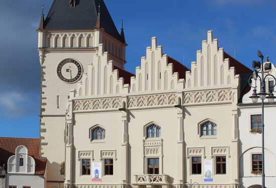 Pohled na obnovenou radnici v Táboře