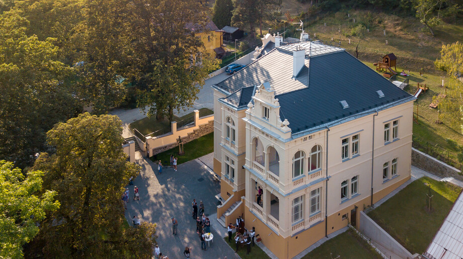 Neorenesanční vila v Roztokách u Prahy po obnově