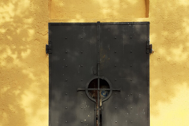 Dveře do kostela po obnově