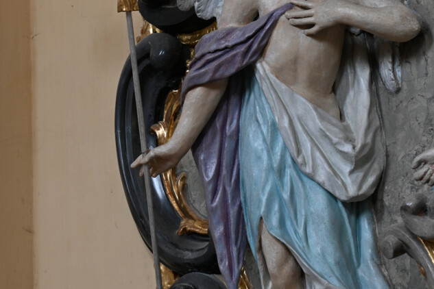 Kostelec n. H., kostel sv. Jakuba Staršího, boční oltář Bolestné Panny Marie, detail s andělem, po restaurování