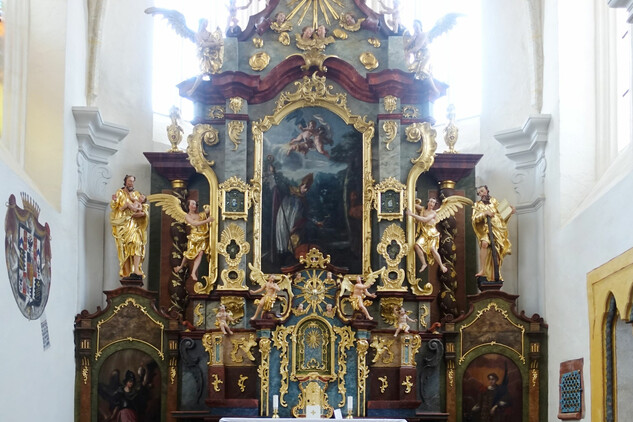 Hradní kostel sv. Prokopa ve Strakonicích – hlavní oltář po restaurování