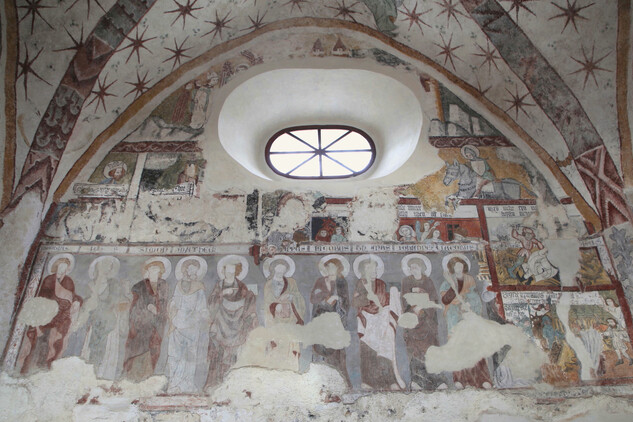 Kostel sv. Kříže v Javorníku po obnově (presbyterium)
