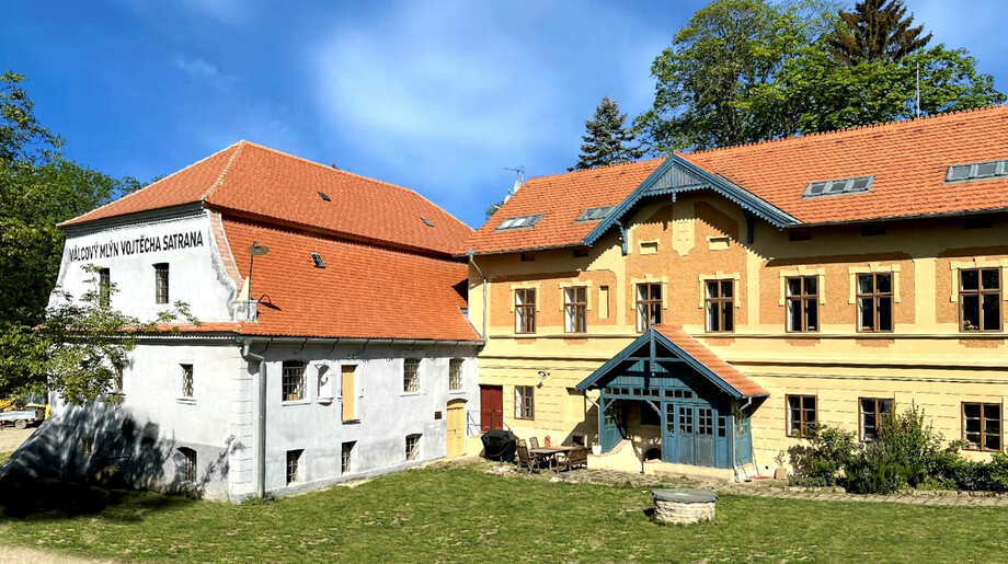 Vodní mlýn čp. 19 ve Vepřku – dům a mlýnice po obnově