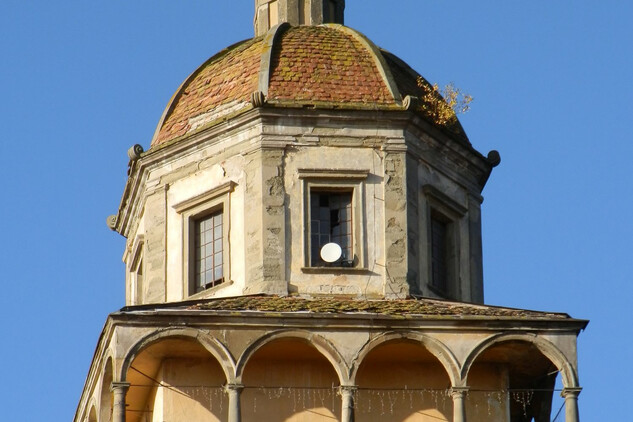 Renesanční věž zámku v Moravském Krumlově před obnovou