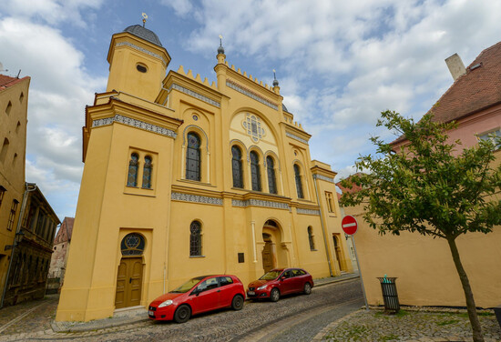  Synagoga a dům č. p. 200 v Žatci – pohled na synagogu od severozápadu