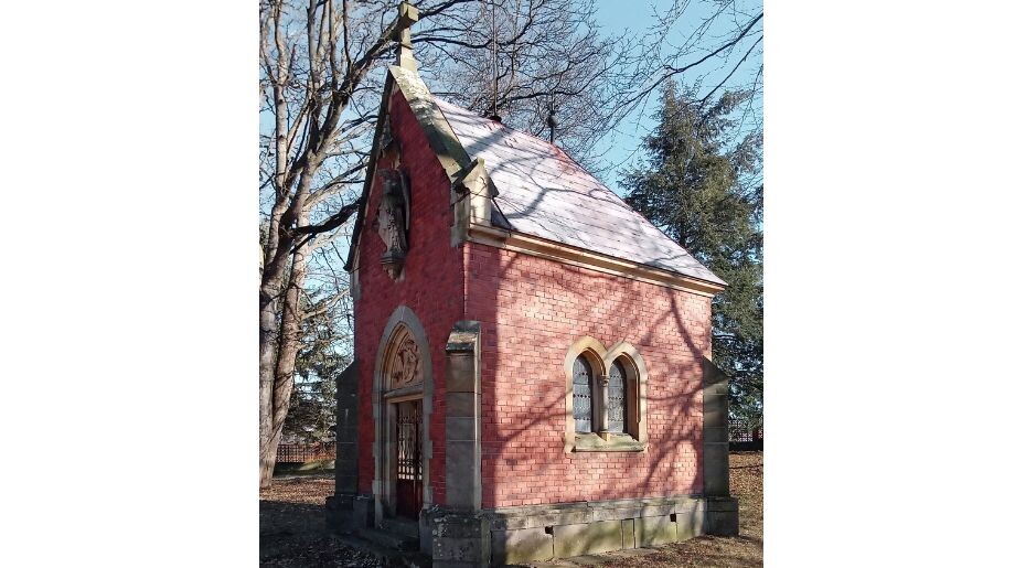 Hrobka před obnovou