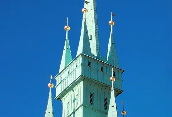 Pohled na vnější plášť věže po obnově
