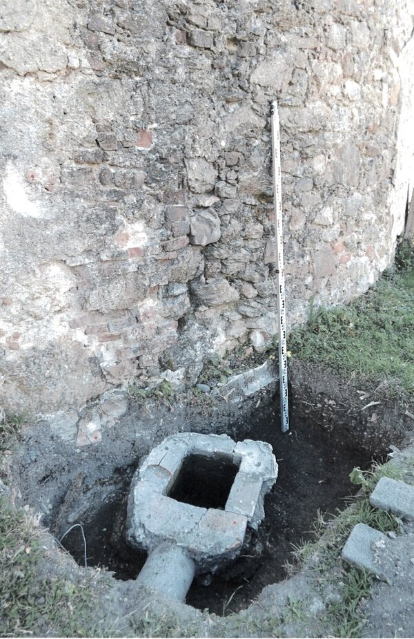 Sonda u&nbsp;JV věže