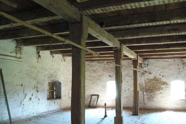 Interiér sýpky v roce 2005