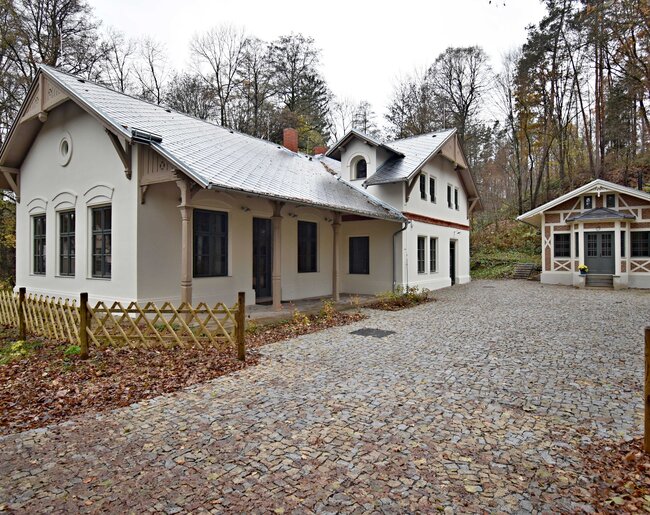 Jindřichův Hradec, Nežárecká čp. 121, výletní restaurace Rudolfov s altánem po obnově, pohled od východu | © NPÚ, ÚOP v Českých Budějovicích, Jakub Drozda, 2023