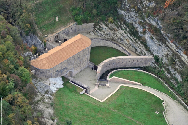Pevnost Cadine, nepodléhá CC