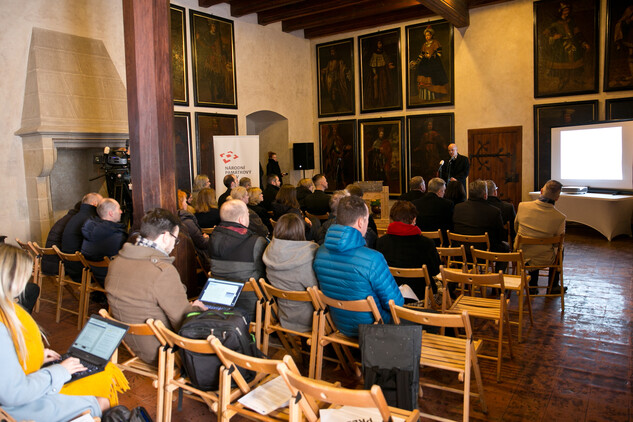 Slavnostní zahájení  obnovy hradu Karlštejn 5. března 2020