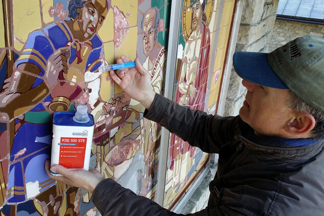 Restaurování mozaiky křížové cesty na sv. Hostýně